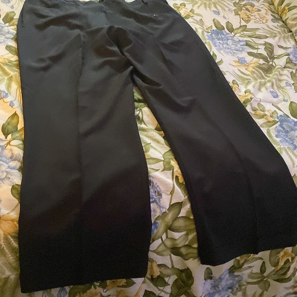 Haggar dress slacks used in good condition - Picture 6 of 6